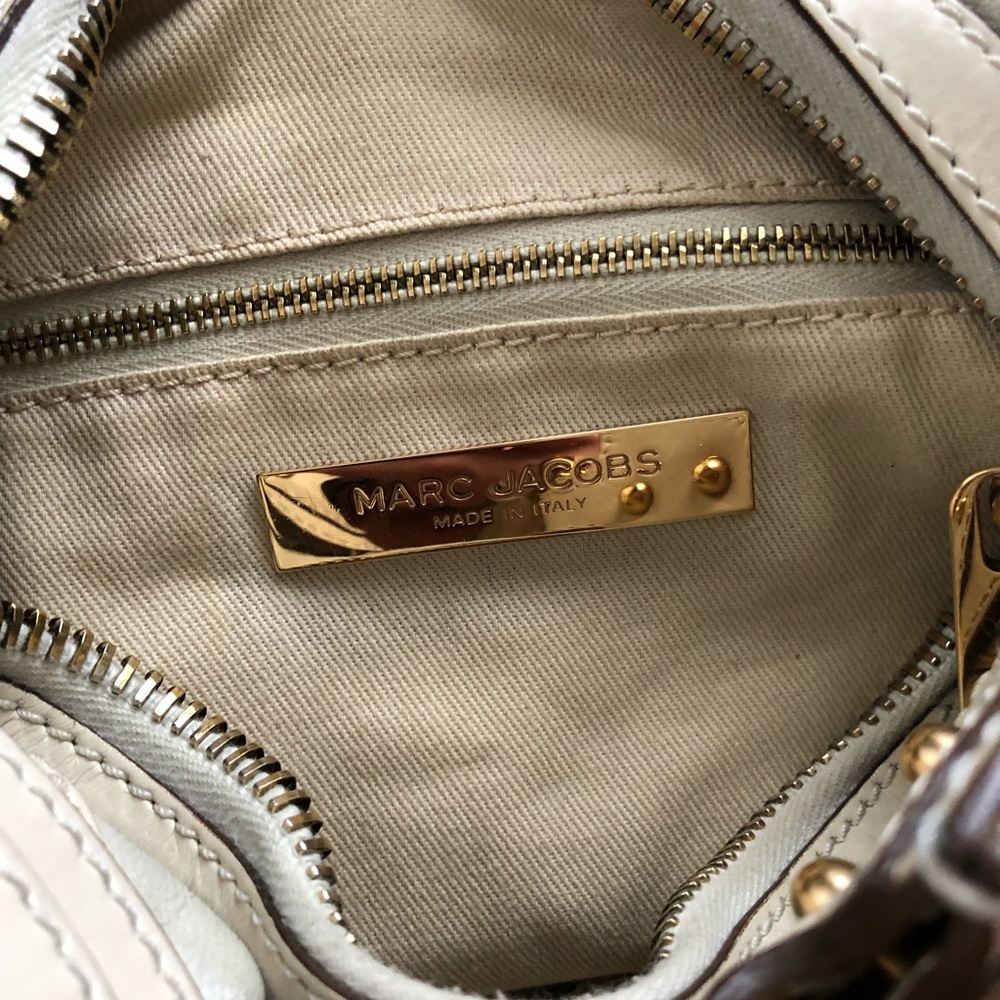 Authentic Marc Jacobs Quilted Leather Hobo Handbag - Picture 4 of 8